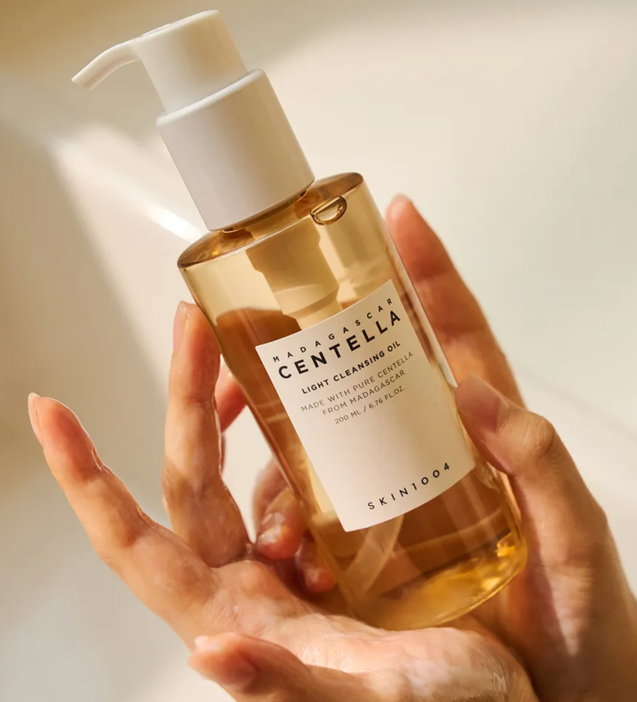 Madagascar Centella Light Cleansing Oil