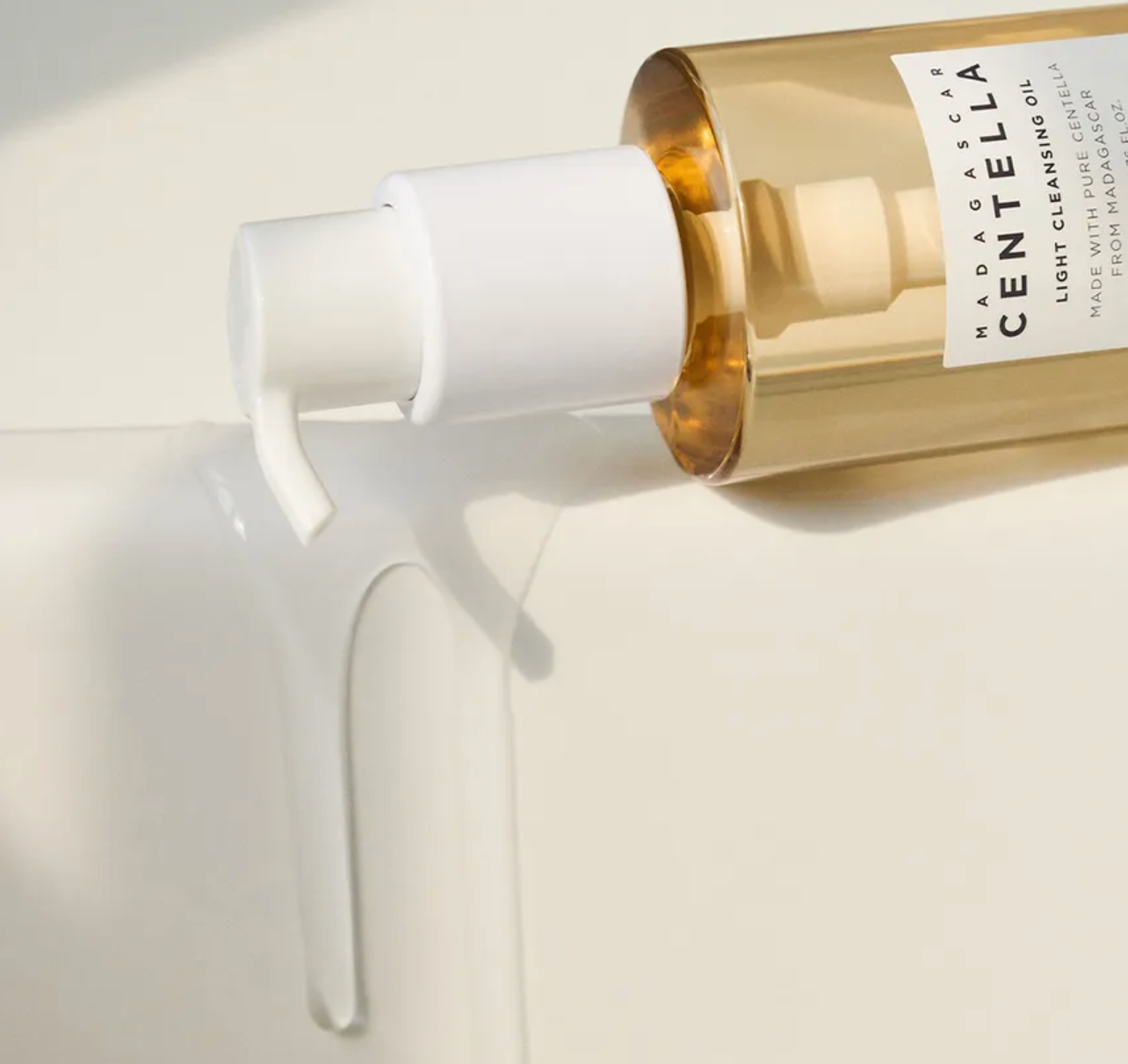 Madagascar Centella Light Cleansing Oil